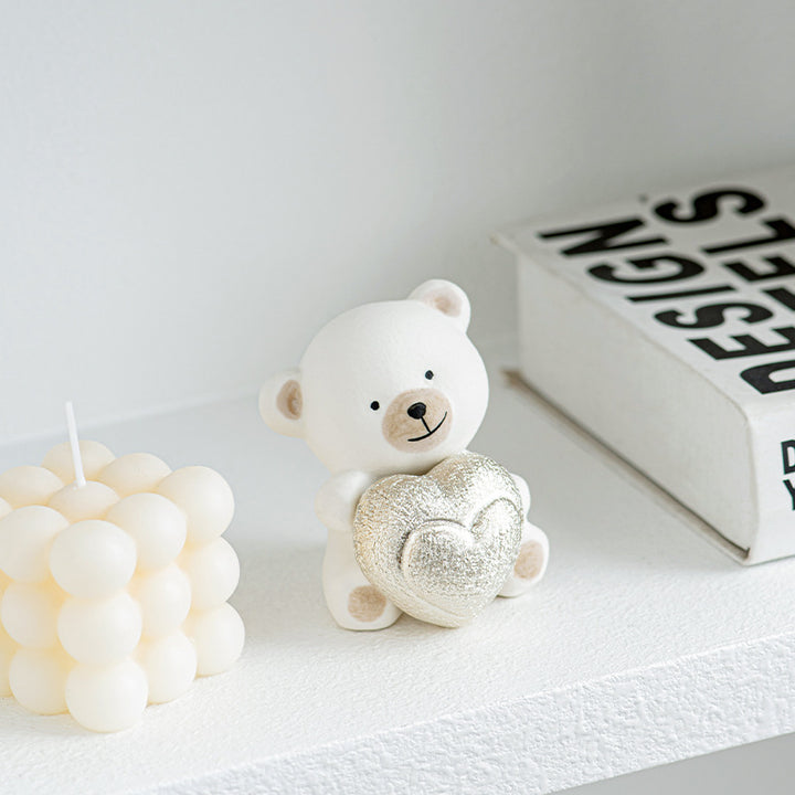Kawaii Bärenfigur mit Herz Karnz