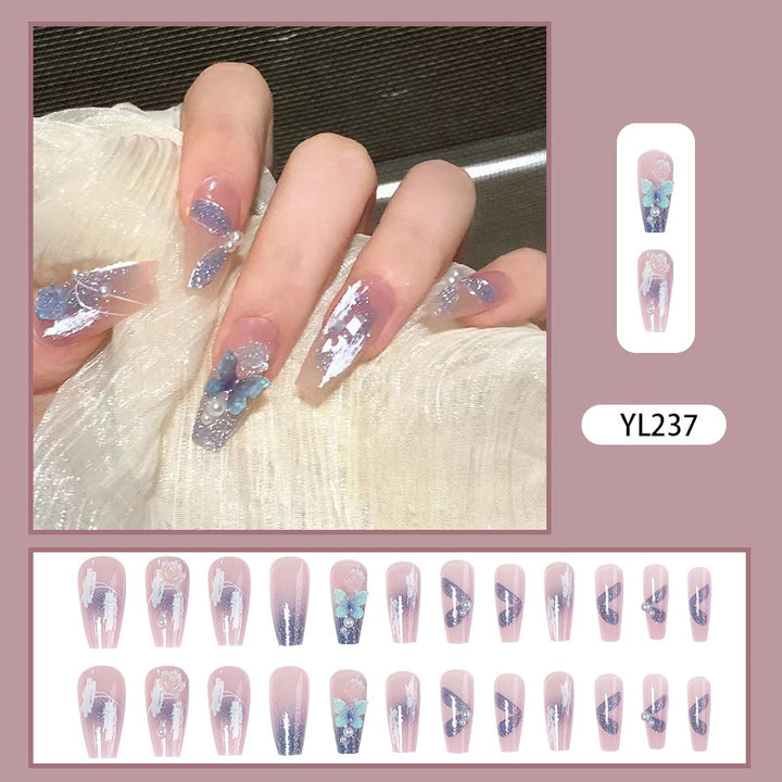 Kunstvolle 3D Nagelverlängerungen mit Glitzer Akzenten Karnz