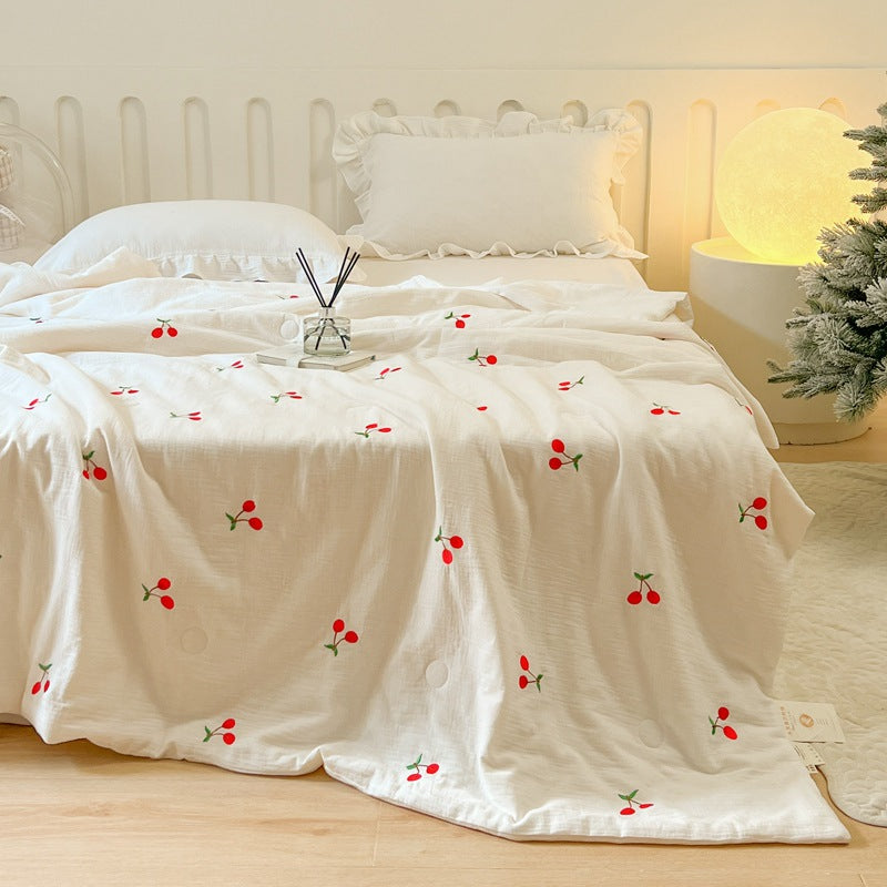 Damen leichte und atmungsaktive Tagesdecke mit zarten Blumenmotiven Karnz