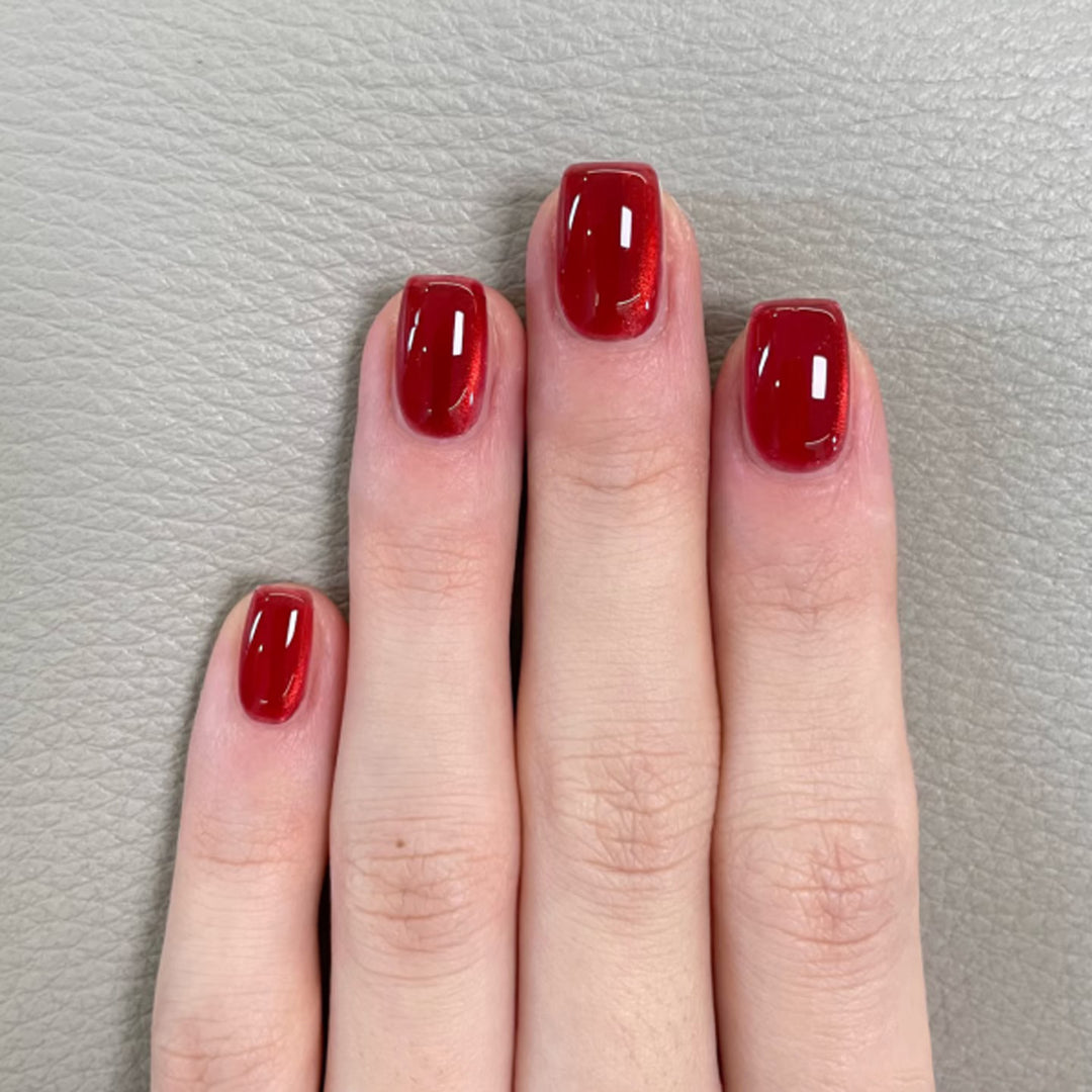 Künstliche Nagelkunst mit Hochglanz-Finish Karnz