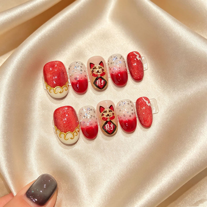 Themenhafte Press-On Nagelset mit Katzen- und Glitzerakzenten