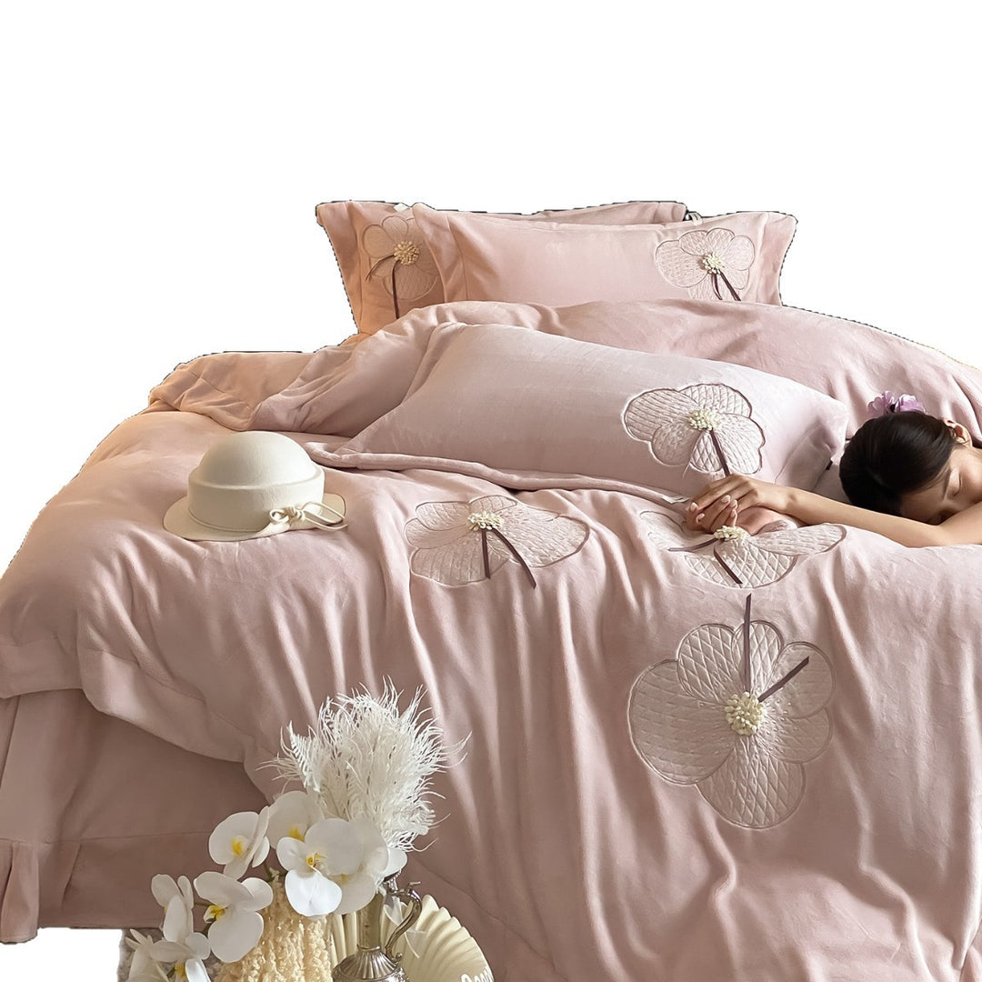 Plüsch Gebürstetes Mikrofaser Bettbezug Set mit Gequiltem 3D Floral Applikation & Verstecktem Verschluss