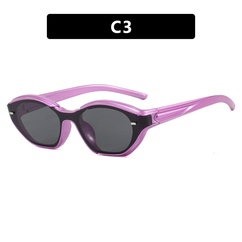 Damen modische Sonnenbrille mit zeitgemäßem Design und schützendem UV-Filter Karnz