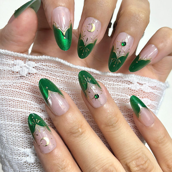 Künstlerische Nagelspitzen Karnz