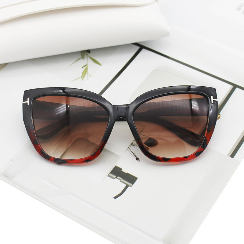 Damen Cat-Eye Sonnenbrille mit eleganten Akzenten Karnz