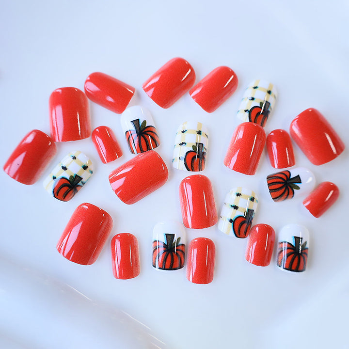 Festliche herbstliche Nagelkunst Karnz