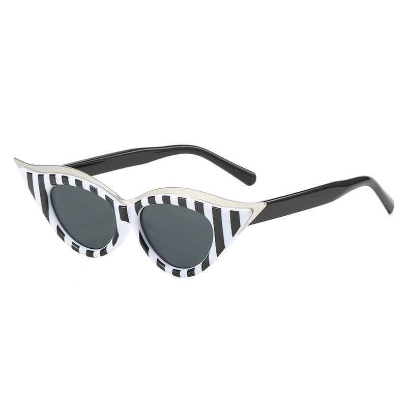 Damen Cat-Eye Sonnenbrille mit luxuriösen metallischen Akzenten Karnz
