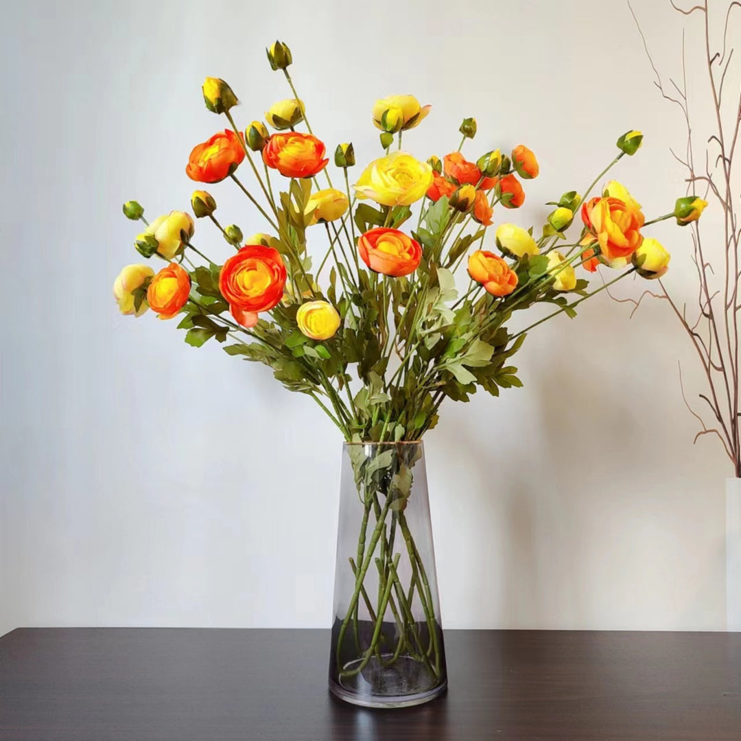 Realistische Ranunkulus Blumengesteck