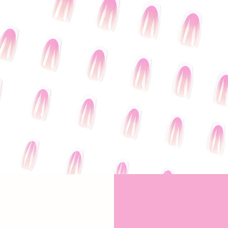 Kunstvolle Nagelverlängerungen mit zartem Ombre-Design Karnz