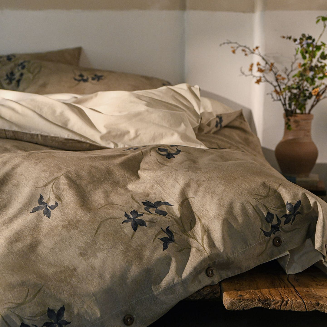 Luxuriöse Bettwäsche-Garnitur aus Baumwollsatin mit floralem Aquarellmuster Wendebettbezug mit Knopfverschluss und Kissenbezügen