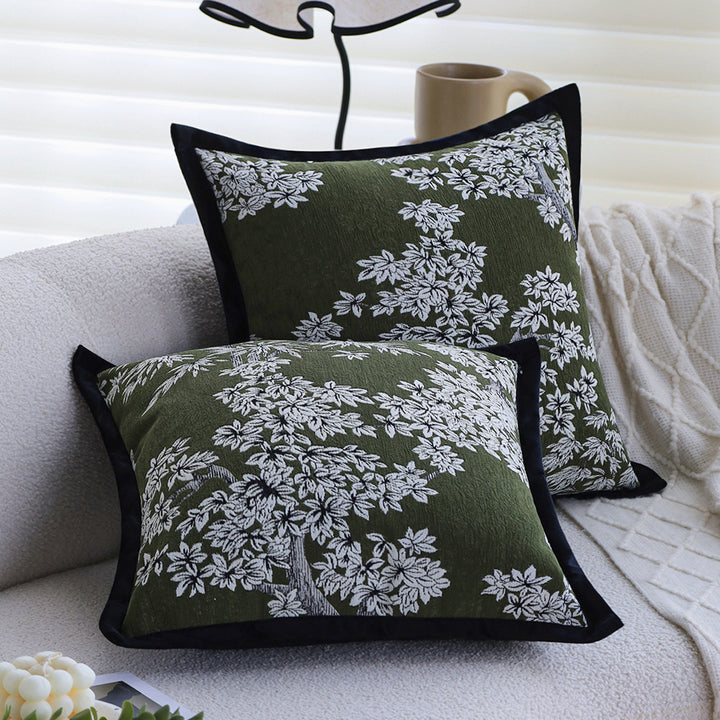 Quadratischer Jacquard-Kissenbezug mit orientalisch inspiriertem Blumenrelief und kontrastierender Keder Karnz
