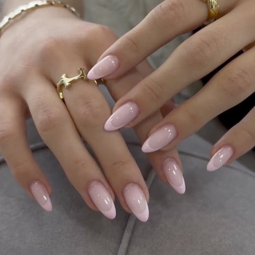 Elegante Stiletto Press-On Nägel mit glänzender Oberfläche Karnz