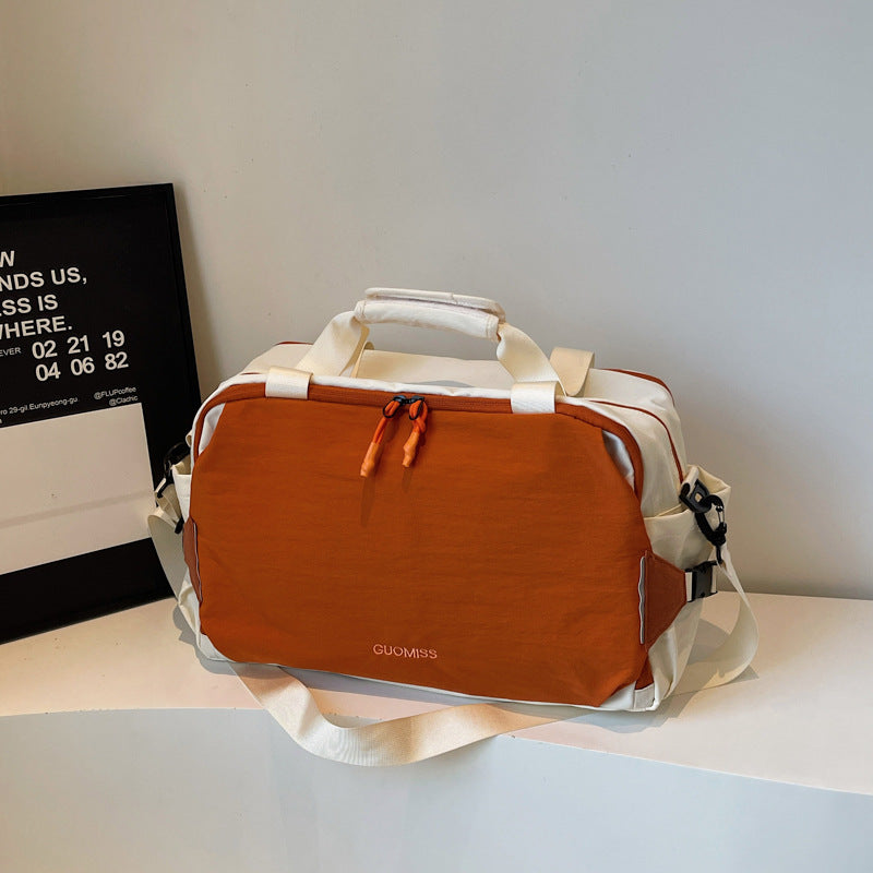 Vielseitige Reisetasche mit mehreren Taschen