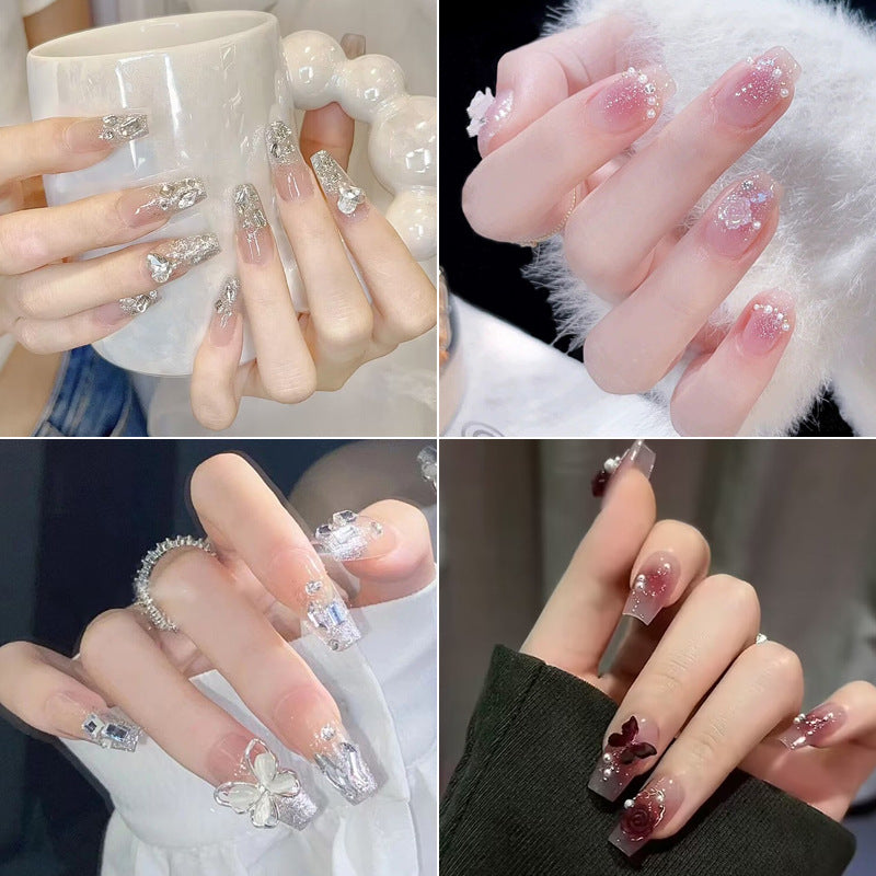 Kreatives thematisches Press-On Nagelkunst-Set Karnz