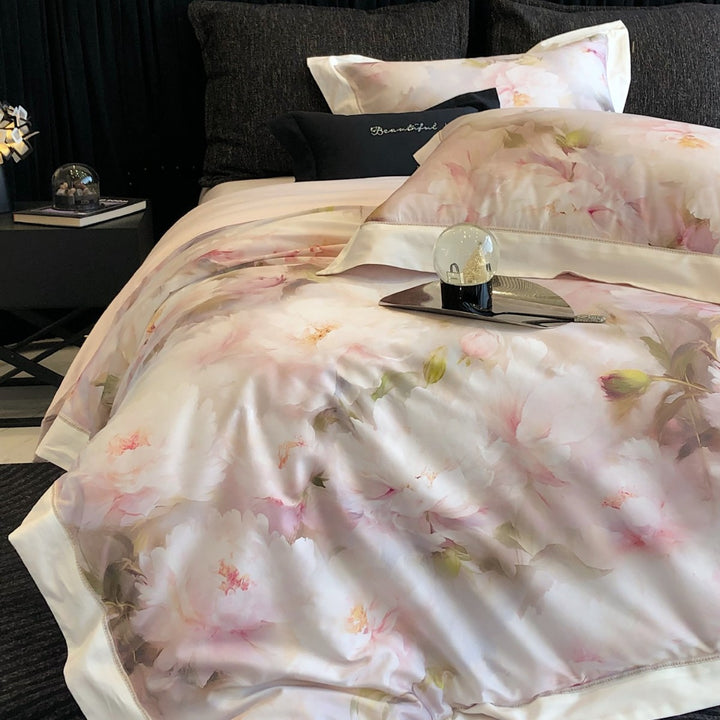 Luxuriöses Floral Satin Bettwäsche Set mit gesticktem Saum