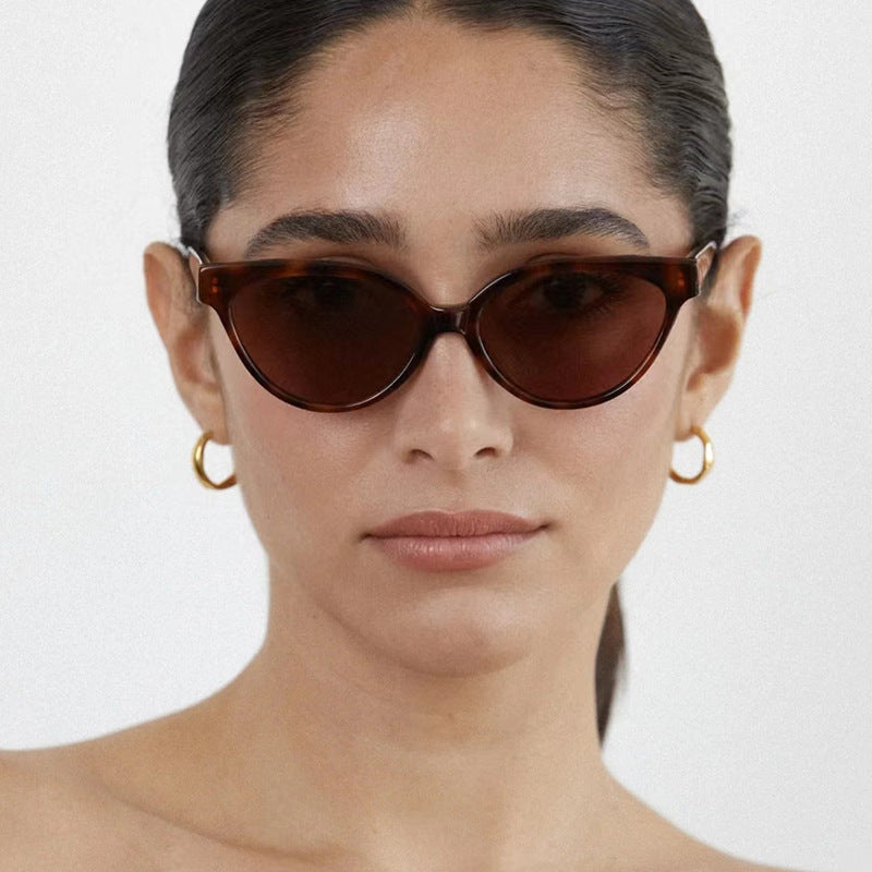 Damen Cat-Eye Sonnenbrille mit luxuriösem Muster und UV-Schutz Karnz