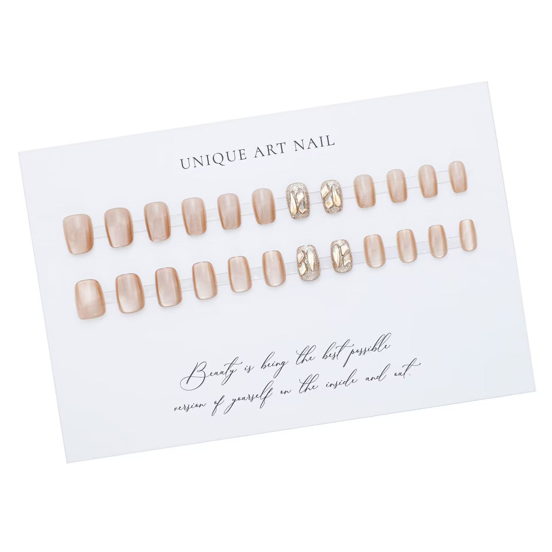 Glamouröse dekorative Nagelkunstverlängerungen Karnz