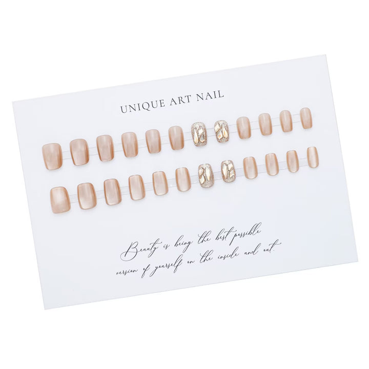 Glamouröse dekorative Nagelkunstverlängerungen Karnz