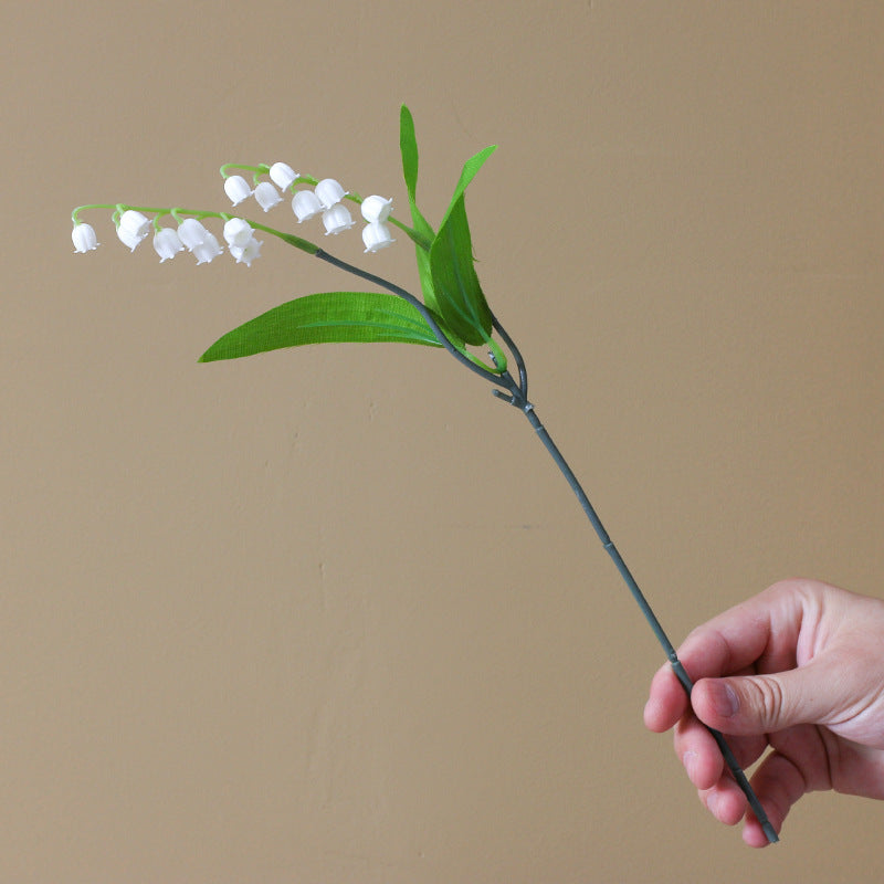 Realistische Maiglöckchen Blumensstem
