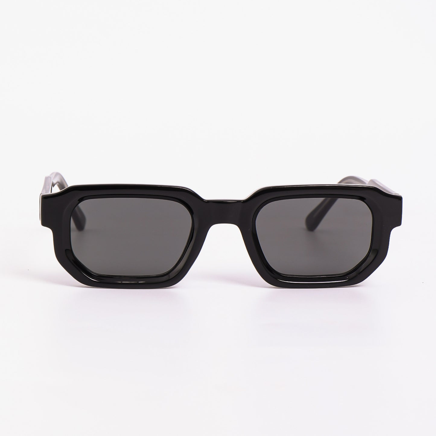 Damen Sonnenbrille im futuristischen Design mit glänzendem Rahmen und modischen Gläsern Karnz