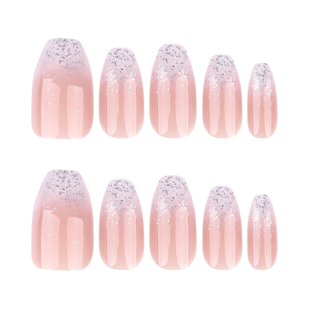 Kunstvolle Nagelverlängerungen mit Glitzer und Ombre-Effekt Karnz
