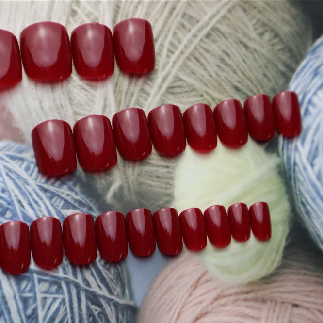 Klassisches Rotes Press-On Nagelset