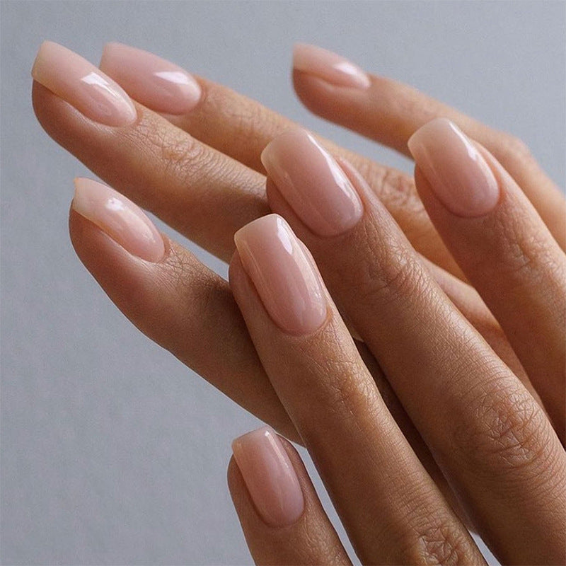 Kunstnagelset mit natürlichem Finish und luxuriösem Glanz Karnz