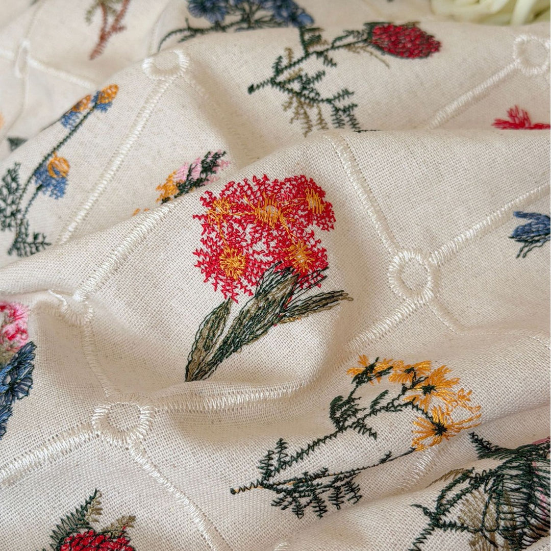 Boho-Bettwäsche-Set mit gesticktem Blumenmuster und Volantkissen Karnz