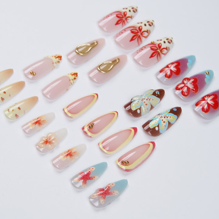 Kunstnagelset mit floralen Akzenten Karnz