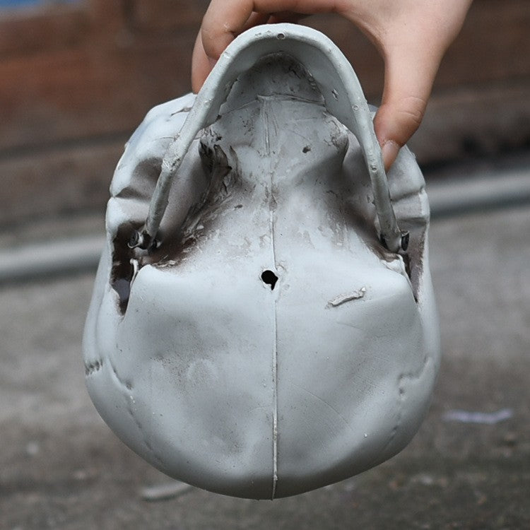 Dekorative realistische Totenkopf-Figur Karnz