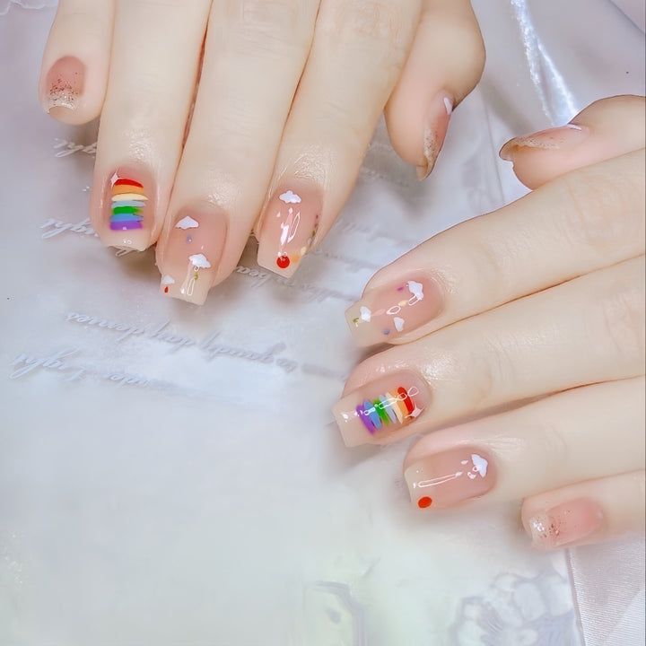 Kreatives Kunstnägel Set mit Regenbogen- und Wolkenmotiven Karnz