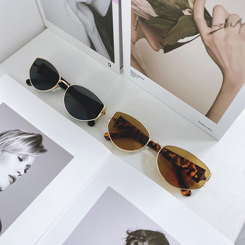 Modische Cat-Eye Sonnenbrille mit Goldenem Rahmen Karnz