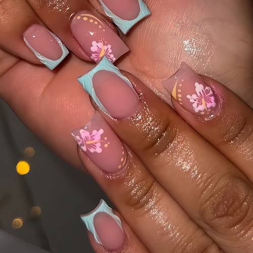 Künstlerische florale Design-Nagelverlängerungen Karnz