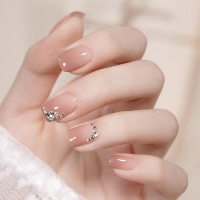 Elegante Strass-Design Press-On Nagelspitzen Karnz