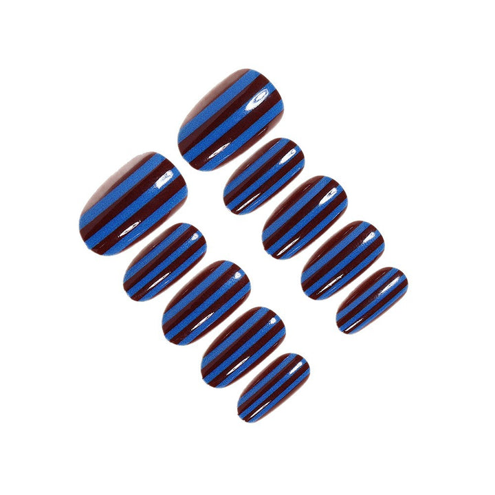 Stylische gestreifte Nagelwraps Karnz
