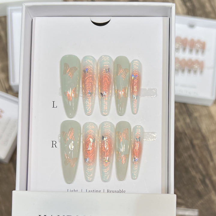 Luxuriöse dekorative Press-On-Nagelspitzen