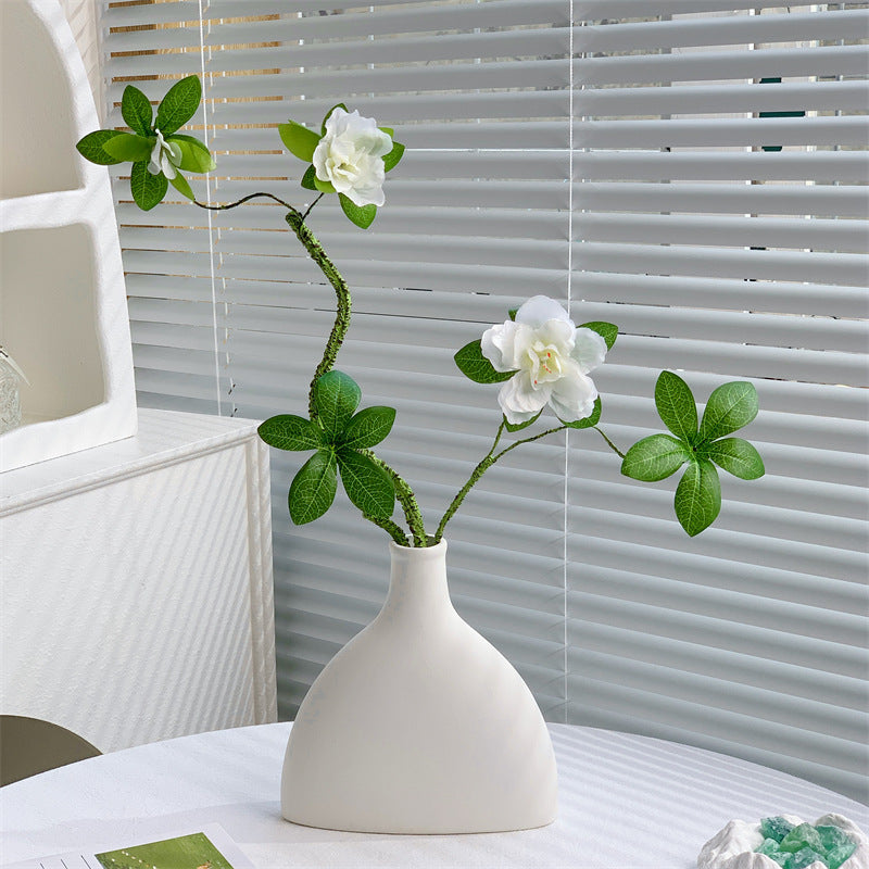 Dekoratives Faux Floral Arrangement