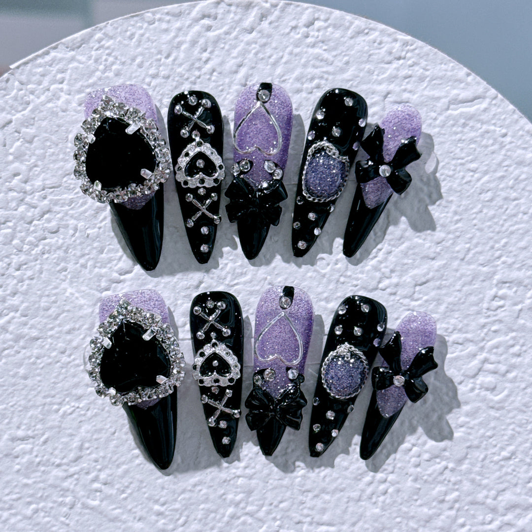 Dekoratives gotisches Press-On Nagelkunst Set