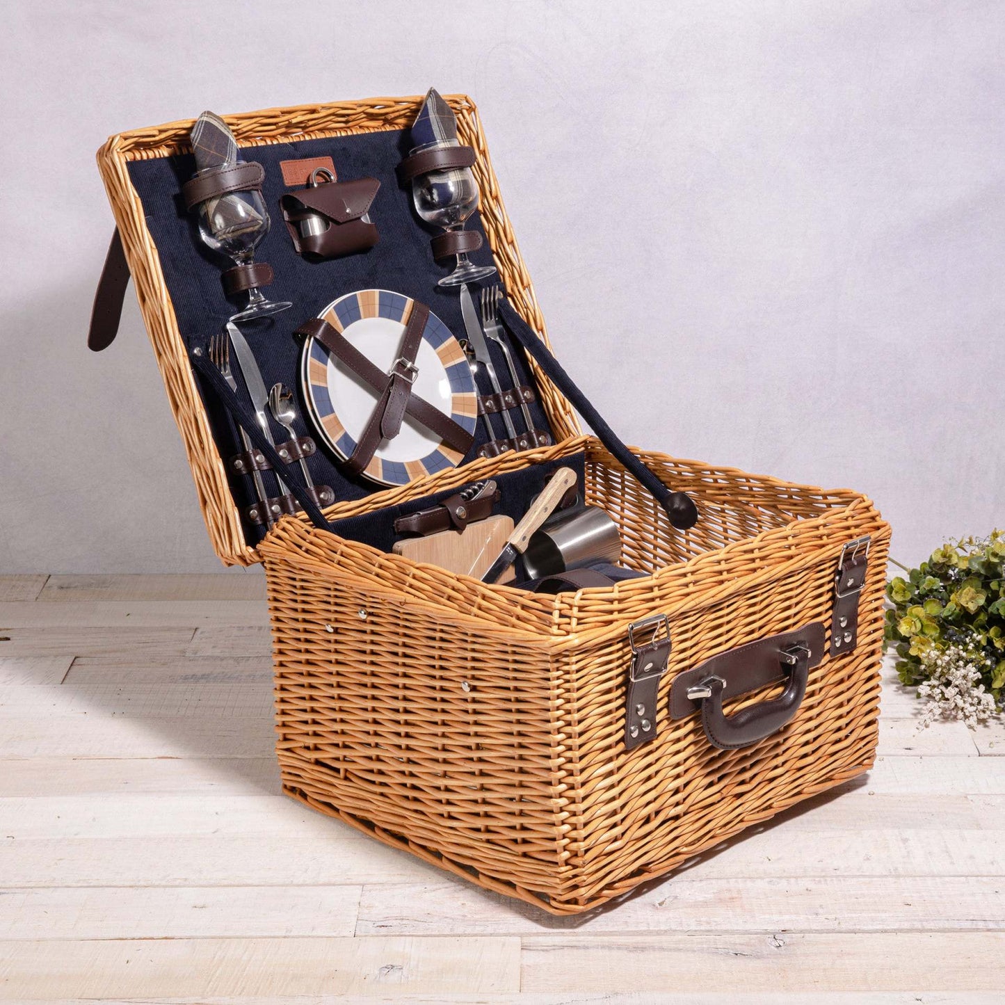 Damen Luxus Picknickkorb mit umfangreicher Ausstattung Karnz