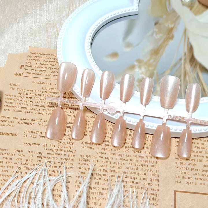 Kunstnägel im eleganten Nagelkunst-Set Karnz