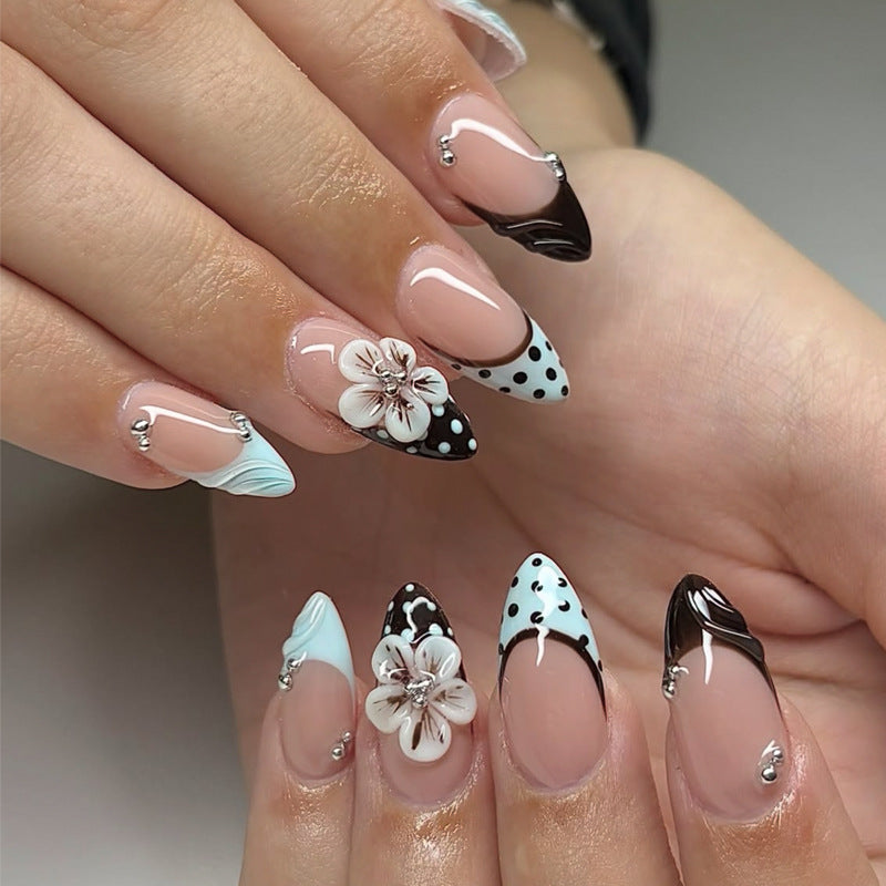 Dekoratives Press-On Nagelkunst-Set Karnz