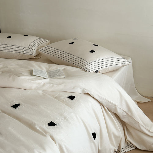 Bestickte Baumwoll Bettwäsche Set mit kontrastierenden Troddel Motiven