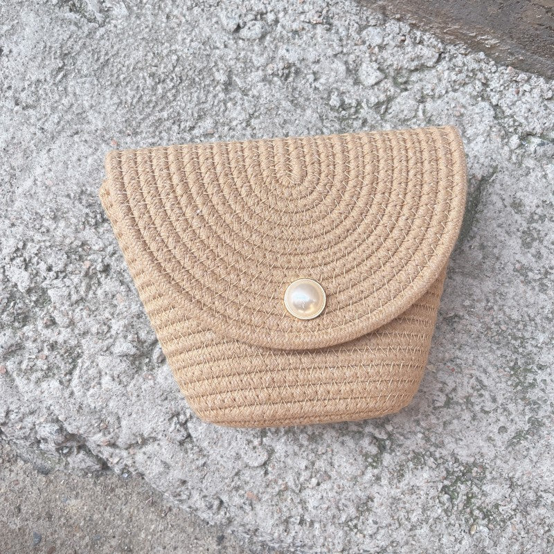 Damen Stilvolle Clutch aus geflochtenem Material Karnz