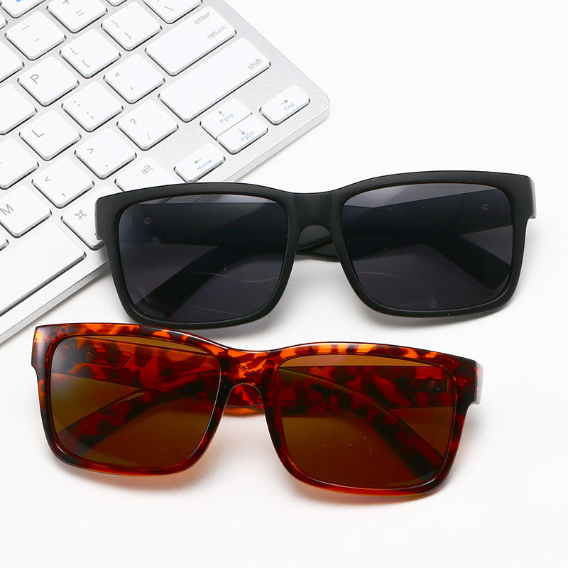 Damen Stylische Sonnenbrille mit markantem Rahmen Karnz