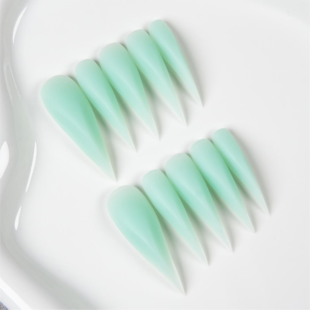 Stiletto Press-On Nail Set mit glänzender Oberfläche  1791255100