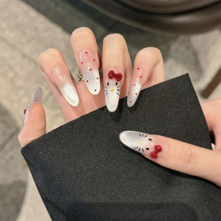 Dekoratives Press-On-Nagelkunst-Set mit Charakterdesign Karnz