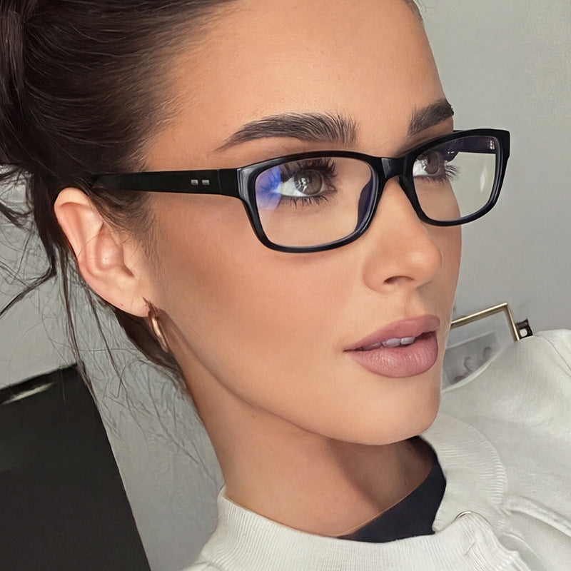Damen Sonnenbrille im modernen, kantigen Design Karnz
