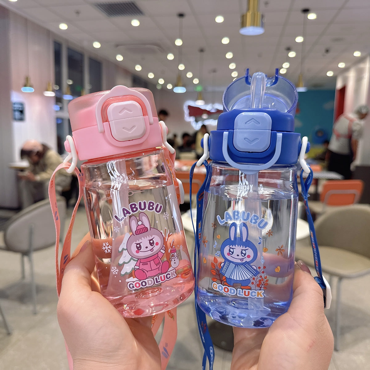 Damen Kindgerechte Wasserflasche mit praktischer Silikonschlaufe Karnz