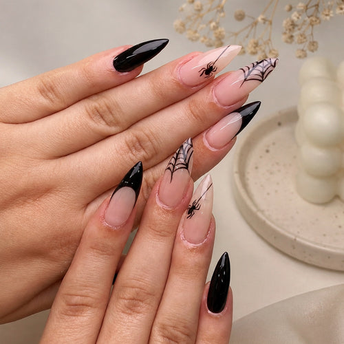 Kreatives Kunstnagelset mit Halloween-Motiv und Spinnenakzenten Karnz