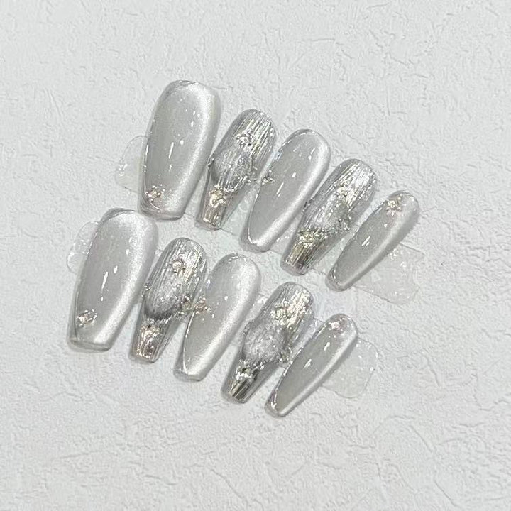 Elegantes Press-On-Nagelset mit Metallic-Finish Karnz